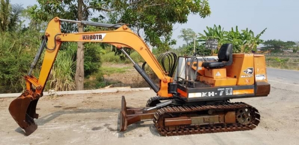 ขายด่วน165,000รถแบคโฮKUBOTAคูโบต้าKH70เทียบเท่าPC35เครื่องคูโบต้า3สูบดีปั่มแรงรถนอกเพิ่งนำเข้ามาใหม่ยังไม่เคยใช้งานในเมืองไทยเลย