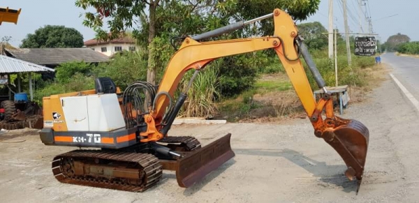ขายด่วน165,000รถแบคโฮKUBOTAคูโบต้าKH70เทียบเท่าPC35เครื่องคูโบต้า3สูบดีปั่มแรงรถนอกเพิ่งนำเข้ามาใหม่ยังไม่เคยใช้งานในเมืองไทยเลย