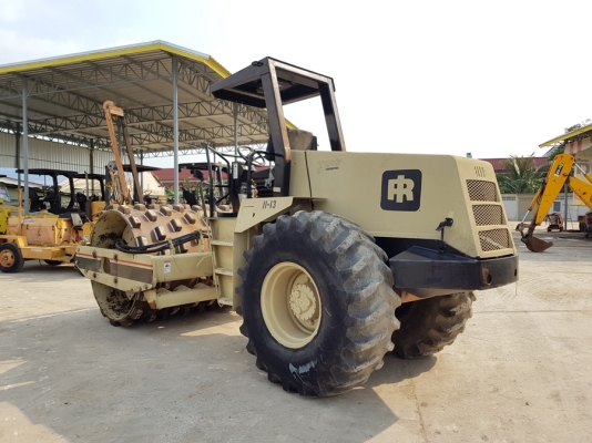 ขายรถบดอัดสั่นสะเทือนล้อหนาม 10 ตัน Ingersoll Rand SD-100F นำเข้าจากประเทศ USA แท้ 100\% ไม่เคยใช้งานในไทย ขายรถบดอัดสั่นสะเทือนล้อหนาม 10 ตัน Ingersoll Rand SD-100F นำเข้าจากประเทศ USA แท้ 100\% ไม่เคยใช้งานในไทย