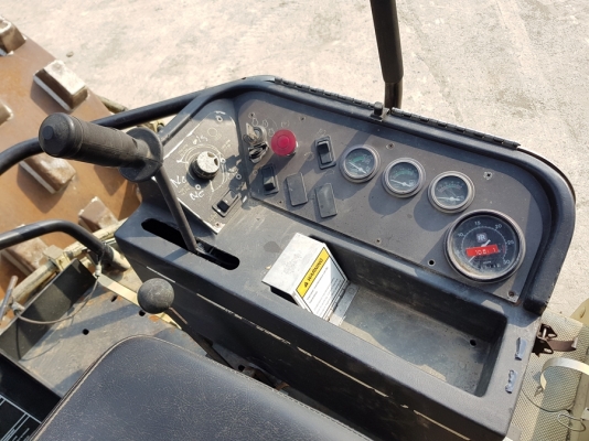 ขายรถบดอัดสั่นสะเทือนล้อหนาม 10 ตัน Ingersoll Rand SD-100F นำเข้าจากประเทศ USA แท้ 100\% ไม่เคยใช้งานในไทย ขายรถบดอัดสั่นสะเทือนล้อหนาม 10 ตัน Ingersoll Rand SD-100F นำเข้าจากประเทศ USA แท้ 100\% ไม่เคยใช้งานในไทย