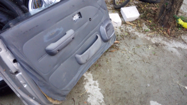 ขาย ประตู ซ้าย ไทเกอร์ พร้อมกระจกและอุปกรณ์ ขาย ประตู ซ้าย ไทเกอร์ พร้อมกระจกและอุปกรณ์