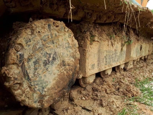 ขาย 355,000 บาท HITACHI EX200-2 (SUPER) เครื่องดี ปั้มแรง โช่หนา เอวแน่น เอกสารเล่มทะเบียน   รถอยู่ สุรินทร์ โทร 0610710295