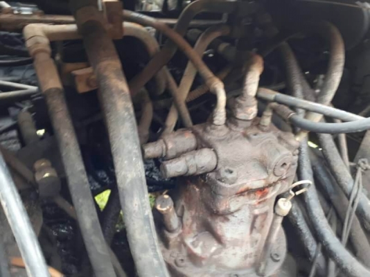 ขาย 355,000 บาท HITACHI EX200-2 (SUPER) เครื่องดี ปั้มแรง โช่หนา เอวแน่น เอกสารเล่มทะเบียน   รถอยู่ สุรินทร์ โทร 0610710295