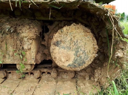 ขาย 355,000 บาท HITACHI EX200-2 (SUPER) เครื่องดี ปั้มแรง โช่หนา เอวแน่น เอกสารเล่มทะเบียน   รถอยู่ สุรินทร์ โทร 0610710295