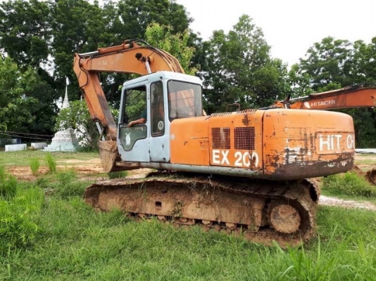 ขาย 355,000 บาท HITACHI EX200-2 (SUPER) เครื่องดี ปั้มแรง โช่หนา เอวแน่น เอกสารเล่มทะเบียน   รถอยู่ สุรินทร์ โทร 0610710295