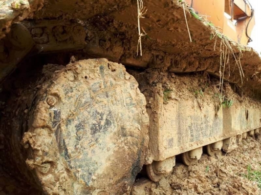 ขาย 355,000 บาท HITACHI EX200-2 (SUPER) เครื่องดี ปั้มแรง โช่หนา เอวแน่น เอกสารเล่มทะเบียน   รถอยู่ สุรินทร์ โทร 0610710295