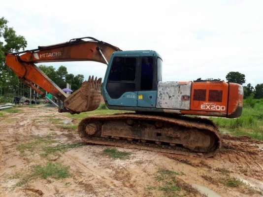 ขาย 515,000 บาท HITACHI EX200-3 (SUPER) เครื่องดี ปั้มแรง โช่หนา เอวแน่น เอกสารชื้อขาย  รถอยู่ สุรินทร์ โทร 0610710295