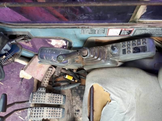 ขาย 515,000 บาท HITACHI EX200-3 (SUPER) เครื่องดี ปั้มแรง โช่หนา เอวแน่น เอกสารชื้อขาย  รถอยู่ สุรินทร์ โทร 0610710295