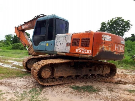 ขาย 515,000 บาท HITACHI EX200-3 (SUPER) เครื่องดี ปั้มแรง โช่หนา เอวแน่น เอกสารชื้อขาย  รถอยู่ สุรินทร์ โทร 0610710295