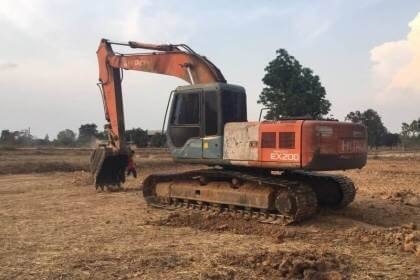 ขาย 515,000 บาท HITACHI EX200-3 (SUPER) เครื่องดี ปั้มแรง โช่หนา เอวแน่น เอกสารชื้อขาย  รถอยู่ สุรินทร์ โทร 0610710295