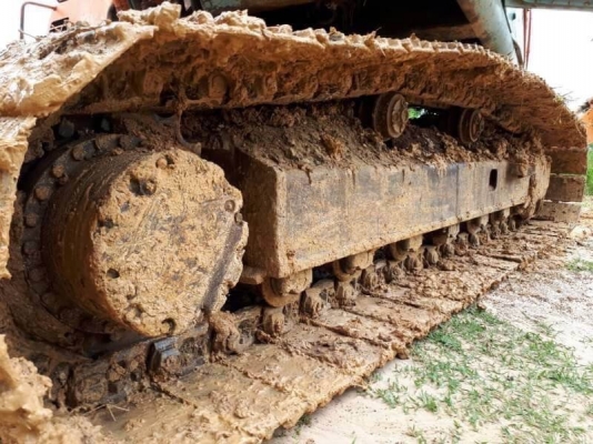 ขาย 515,000 บาท HITACHI EX200-3 (SUPER) เครื่องดี ปั้มแรง โช่หนา เอวแน่น เอกสารชื้อขาย  รถอยู่ สุรินทร์ โทร 0610710295