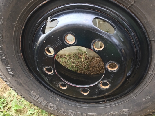 ขายยาง 10.00R20 ขายยาง 10.00R20