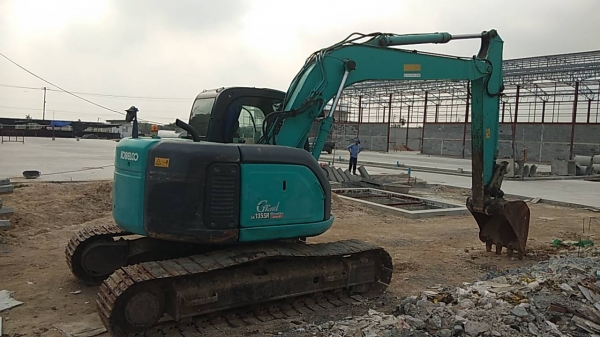 ต้องการขาย แบคโฮ KOBELCO SK 135 sr
