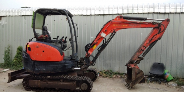 ขายรถแบ็คโฮ  KUBOTA รุ่น pc 30 สภาพดีมาก  ใช้งานได้ดี  ราคา 330,000  ติดต่อ คุณที โทร:  085-239-9516  โทร: 095-354-6616  Line  Id: teepunya