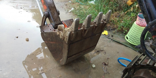 ขายรถแบ็คโฮ  KUBOTA รุ่น pc 30 สภาพดีมาก  ใช้งานได้ดี  ราคา 330,000  ติดต่อ คุณที โทร:  085-239-9516  โทร: 095-354-6616  Line  Id: teepunya