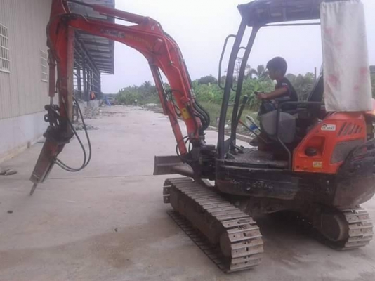 ขายรถแบ็คโฮ  KUBOTA รุ่น pc 30 สภาพดีมาก  ใช้งานได้ดี  ราคา 330,000  ติดต่อ คุณที โทร:  085-239-9516  โทร: 095-354-6616  Line  Id: teepunya