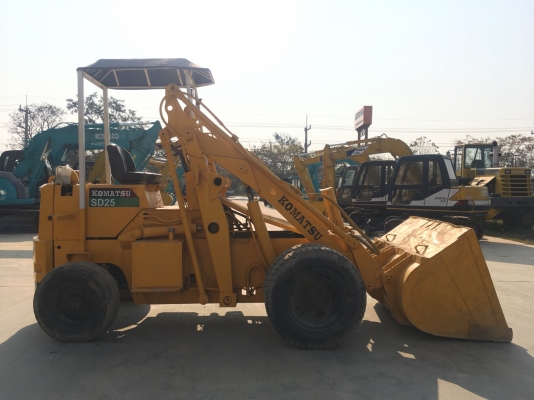 KOMATSU รุ่น: SD23-3