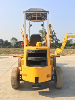 KOMATSU รุ่น: SD23-3