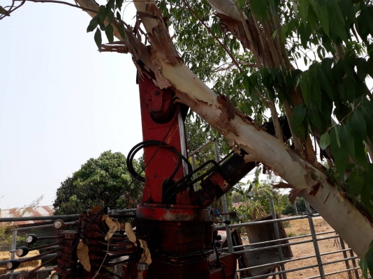 ขายเครนติดรถ 4 ตัน 3 ปลอก พร้อมใช้งาน