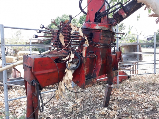 ขายเครนติดรถ 4 ตัน 3 ปลอก พร้อมใช้งาน