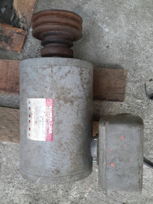 ลดราคา  เลื่อยสายพาน 18นิ้วสภาพใช้งานน้อยเก่าเก็บ