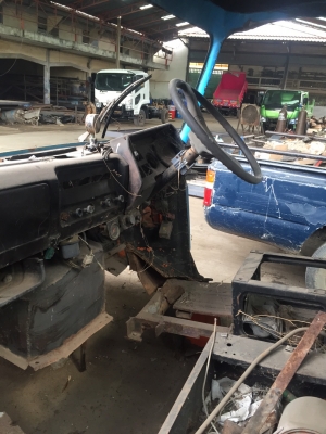 หัวเก๋งอีซูสุหน้ายาว หน้าหนู ไม่มีประตู คอนโซลเกือบครบ หัวเก๋งอีซูสุหน้ายาว หน้าหนู ไม่มีประตู คอนโซลเกือบครบ