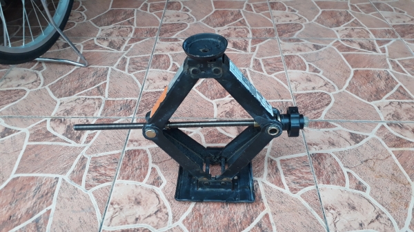 แม่แรง Benz W168