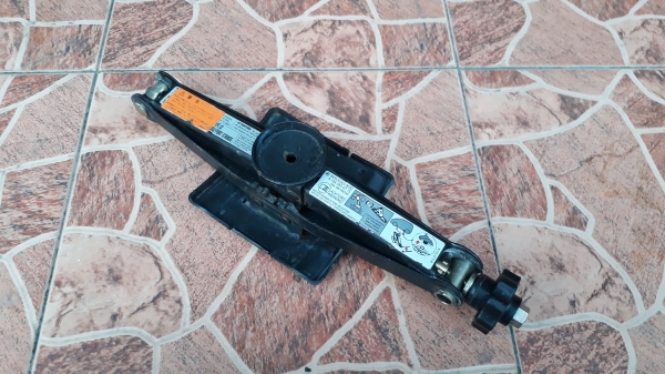 แม่แรง Benz W168