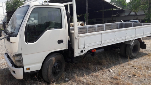 ขาย 6 ล้อ ISUZU NPR 130 แรงม้า 4 สูบ ขาย 6 ล้อ ISUZU NPR 130 แรงม้า 4 สูบ