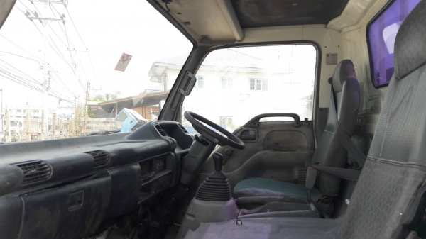 ขาย 6 ล้อ ISUZU NPR 130 แรงม้า 4 สูบ ขาย 6 ล้อ ISUZU NPR 130 แรงม้า 4 สูบ