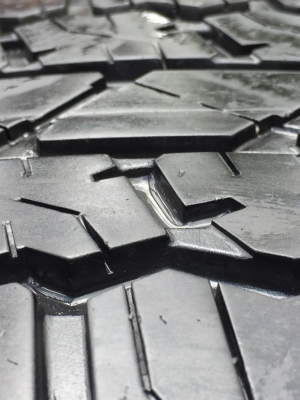 ยาง Bridgestone 265 65 17 กลางปี16 ดอกเต็ม ใช้ยาว ราคาไม่แพง