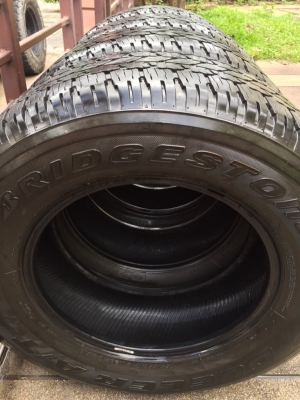 ยาง Bridgestone 265 65 17 กลางปี16 ดอกเต็ม ใช้ยาว ราคาไม่แพง