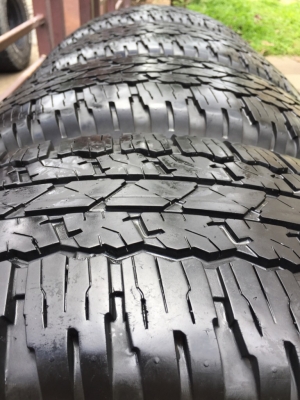 ยาง Bridgestone 265 65 17 กลางปี16 ดอกเต็ม ใช้ยาว ราคาไม่แพง