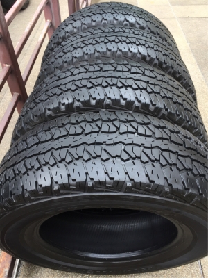 ยาง Firestone ดอกAT 265 65 17 ปลายปี16 ดอกเต็ม ใช้ยาว ราคาไม่แพง