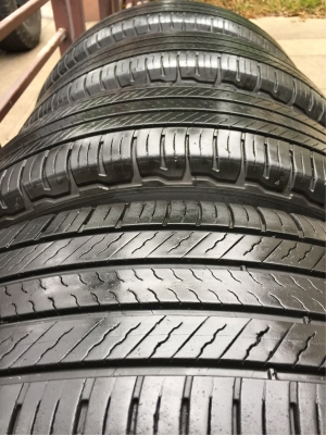 ยาง Michelin 225 65 17 ปี17 ดอกเต็ม เนื้อนิ่มๆใช้ยาว ราคาไม่แพง