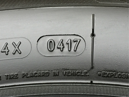 ยาง Michelin 225 65 17 ปี17 ดอกเต็ม เนื้อนิ่มๆใช้ยาว ราคาไม่แพง