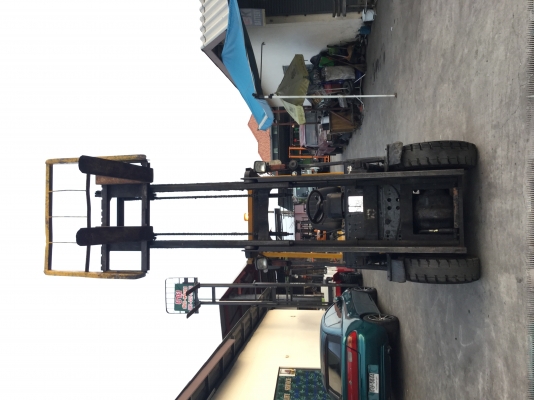 ขาย โฟรคลฟท์ ทีซีเอ็ม เครื่องดีเซล 3 ตัน