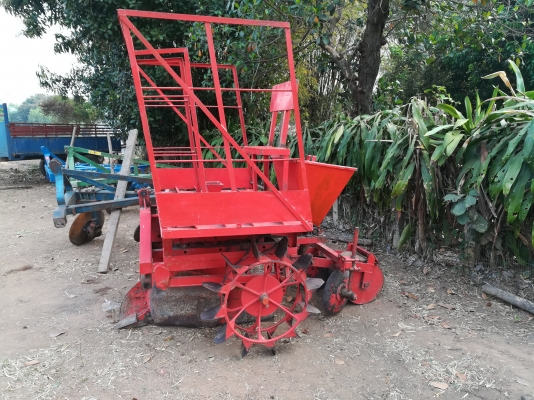 ขายเครื่องปลูกอ้อยสภาพสวย ขายเครื่องปลูกอ้อยสภาพสวย
