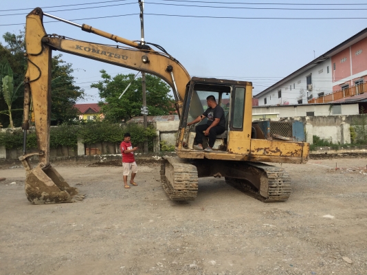 Pc120-3 คอนโทรลรุ่น 5 เร็ว แรง ราคาต่อรองได้ครับ