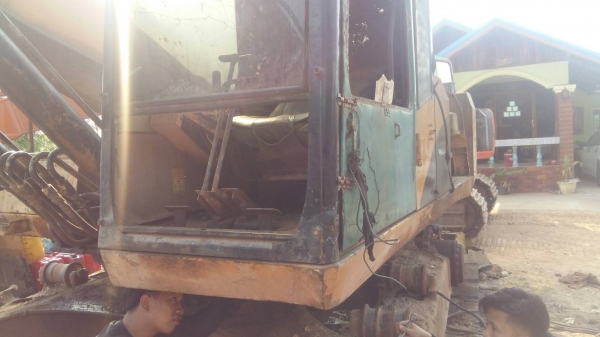 ขายหัวเก๋ง CAT E200B พร้อมชุดคอนโทรน ขายหัวเก๋ง CAT E200B พร้อมชุดคอนโทรน