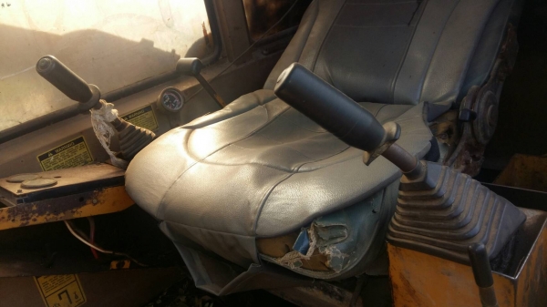 ขายหัวเก๋ง CAT E200B พร้อมชุดคอนโทรน ขายหัวเก๋ง CAT E200B พร้อมชุดคอนโทรน