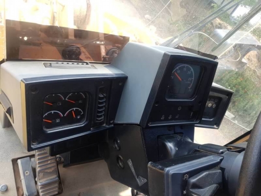 ขาย 1,450,000 บาท CATTERPILAR 950G ทำงาน 16,xxx ชม เครื่องดี เกียร์ดี  ระบบพร้อมใช้ ยางสวย เอกสารชื้อขาย  รถอยู่ อยุธยา โทร 0610710295