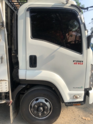 ขาย6ล้อIsuzu FRR210แรงปี56ยูโร3กระบะคาร์โก้คอกแป็ปอย่างดี ยาว5.70เมตร