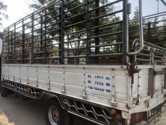 ขาย6ล้อIsuzu FRR210แรงปี56ยูโร3กระบะคาร์โก้คอกแป็ปอย่างดี ยาว5.70เมตร