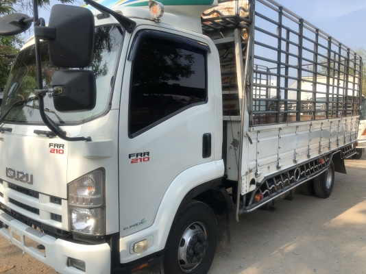 ขาย6ล้อIsuzu FRR210แรงปี56ยูโร3กระบะคาร์โก้คอกแป็ปอย่างดี ยาว5.70เมตร