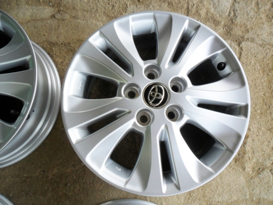 แม็กป้ายแดง รีโว่ ขอบ16 เอนไกแท้ 5รู114 ใหม่กริ๊บ ไร้รอยขีดข่วน แม็กป้ายแดง รีโว่ ขอบ16 เอนไกแท้ 5รู114 ใหม่กริ๊บ ไร้รอยขีดข่วน