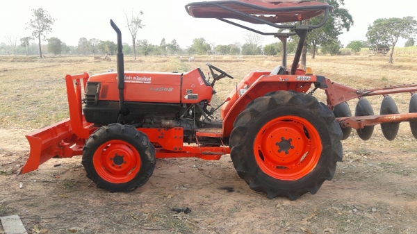 ขายรถไถL4508DTสภาพพร้อมลุยงานมาพร้อมอุปกร3ชิ้นดันหน้า+ผานหลัง+โรตารี่