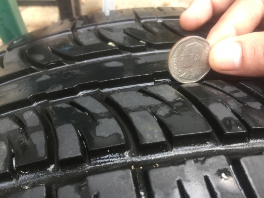 ขายยางขอบ 19  235/45/19  พีรารี่  เนื้อยางนุ่ม  ไม่แตกลาย