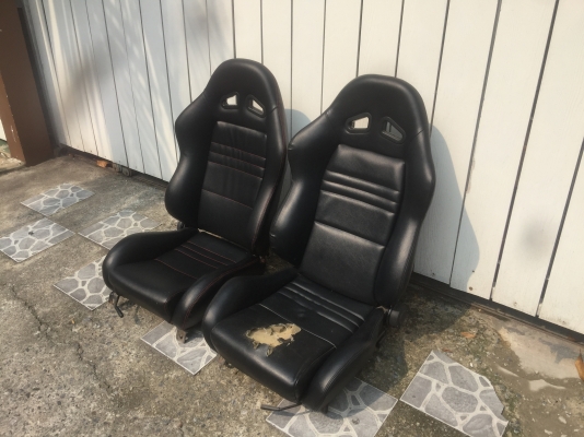 ขายเบาะหนังซิ่ง หุ้มมาใหม่  สภาพ90 มีขาด1ตัว  พร้อมขาทุกรุ่น