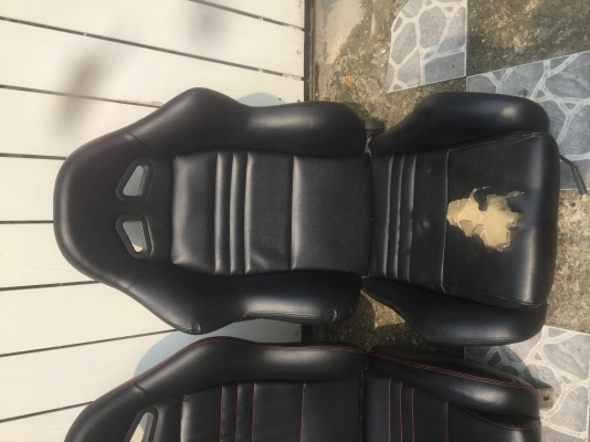 ขายเบาะหนังซิ่ง หุ้มมาใหม่  สภาพ90 มีขาด1ตัว  พร้อมขาทุกรุ่น